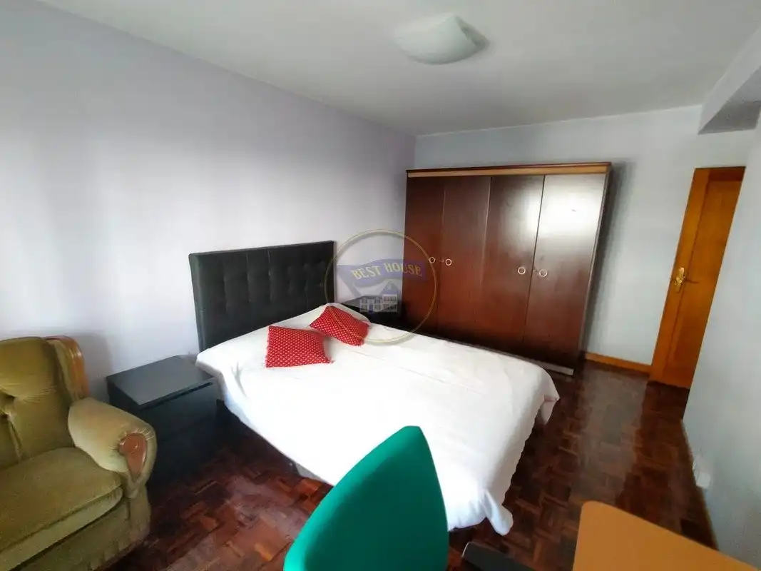 Bedroom of Flat for rent in Vigo   with Parquet flooring, Terrace and Furnished