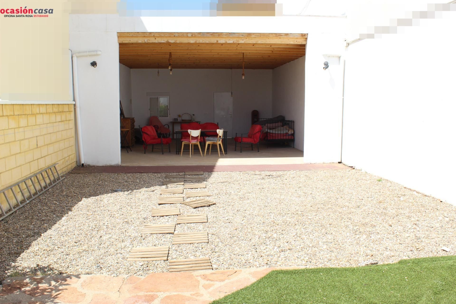 Terrassa de Casa o xalet en venda en  Córdoba Capital amb Piscina