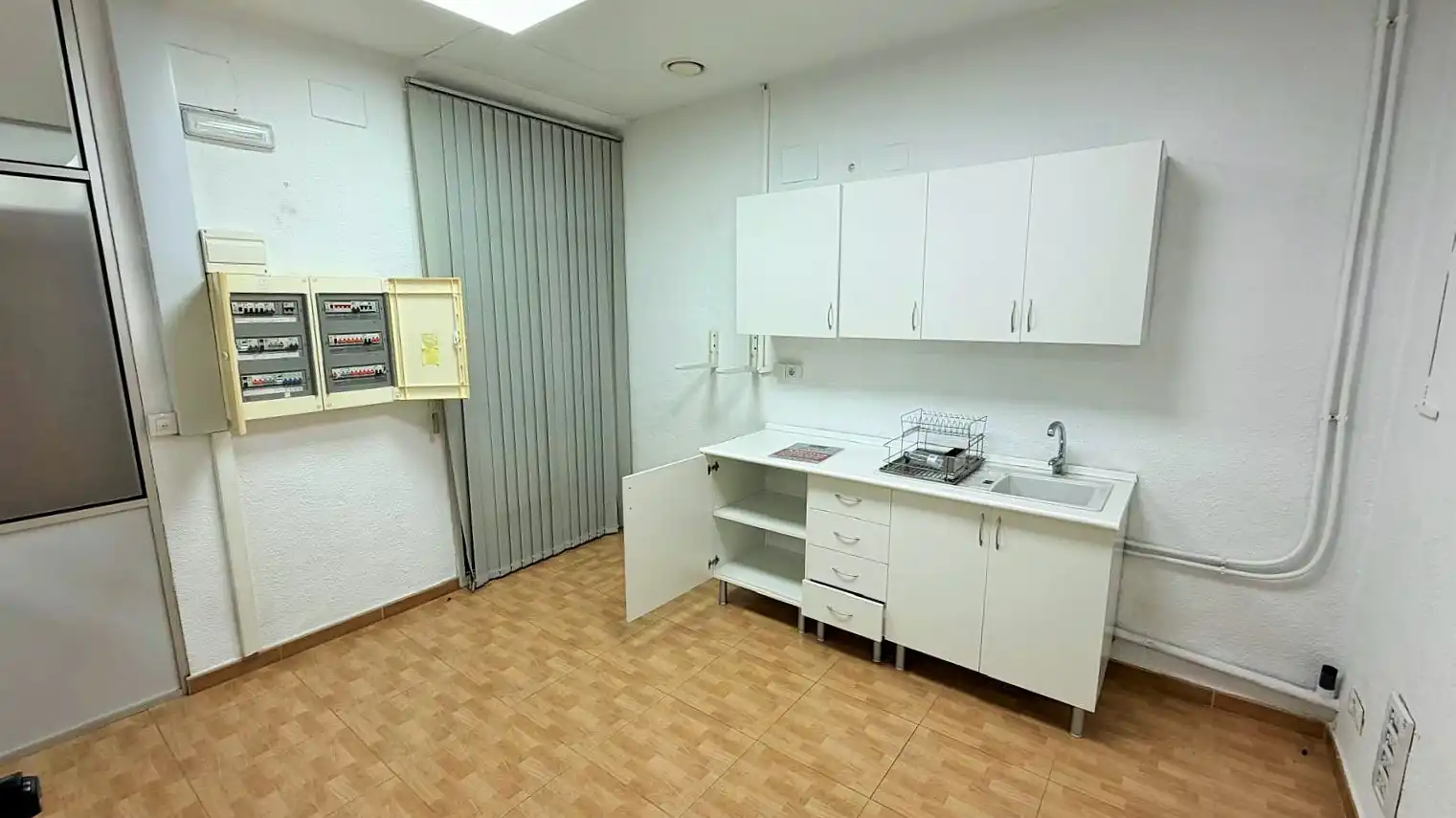 Cocina de Local de alquiler en Valencia con Aire acondicionado