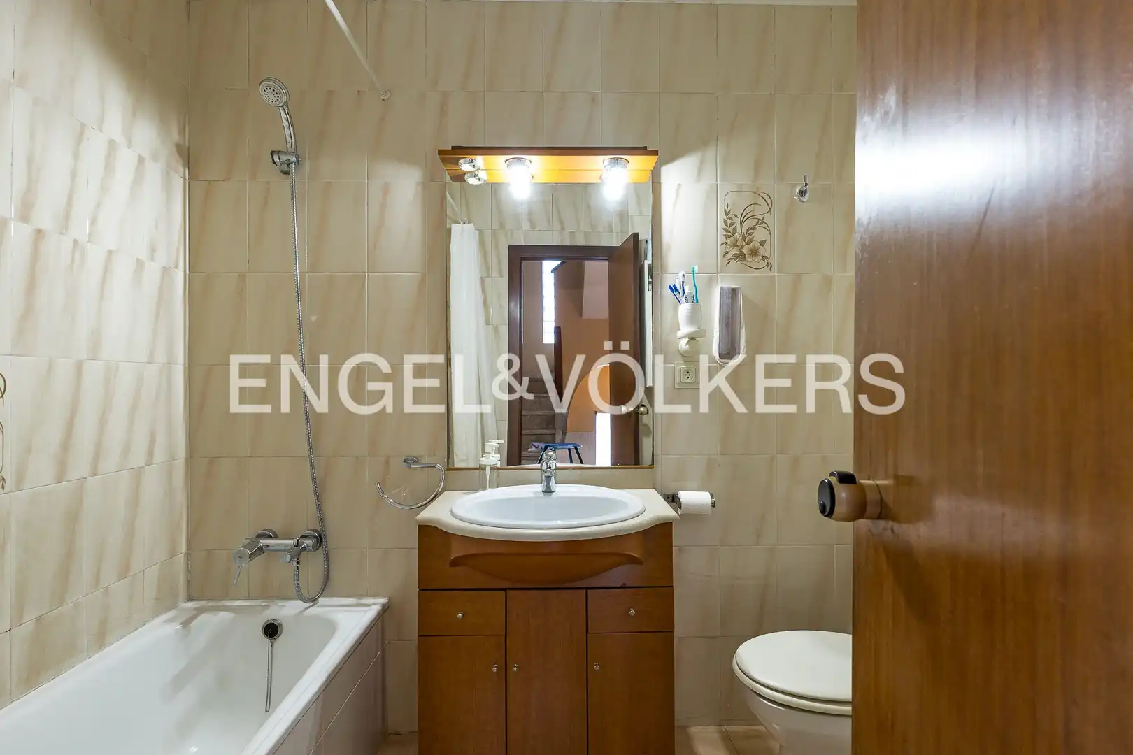 Bathroom of Houses for sale in Sant Cugat del Vallès  with Air Conditioner, Heating and Private garden