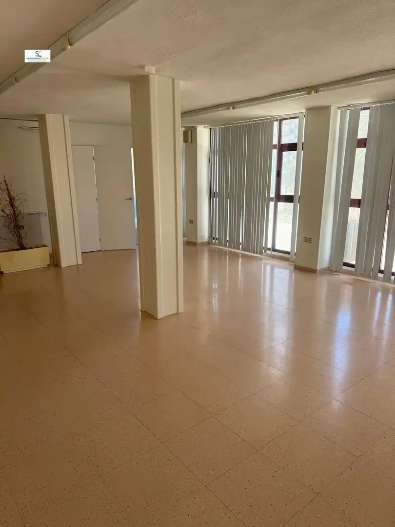 Commercial properties for sale in Alicante / Alacant  with Air Conditioner