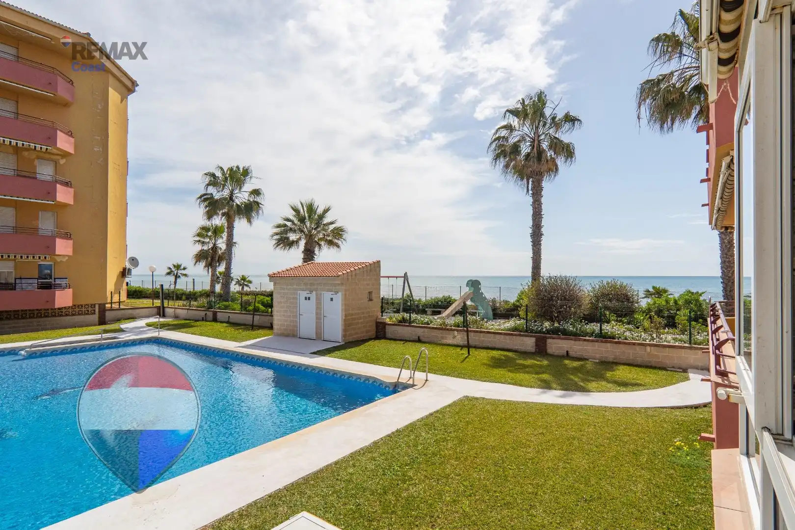 Schwimmbecken von Wohnung zum Verkauf in Rincón de la Victoria mit Privatgarten, Terrasse und Gemeinschaftspool
