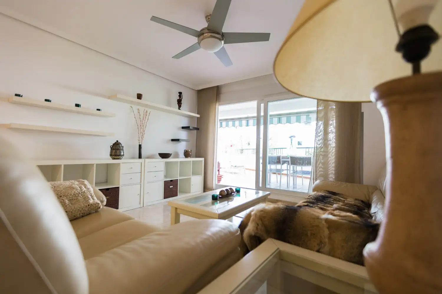 Sala d'estar de Planta baixa de lloguer en Marbella amb Calefacció, Terrassa i Traster
