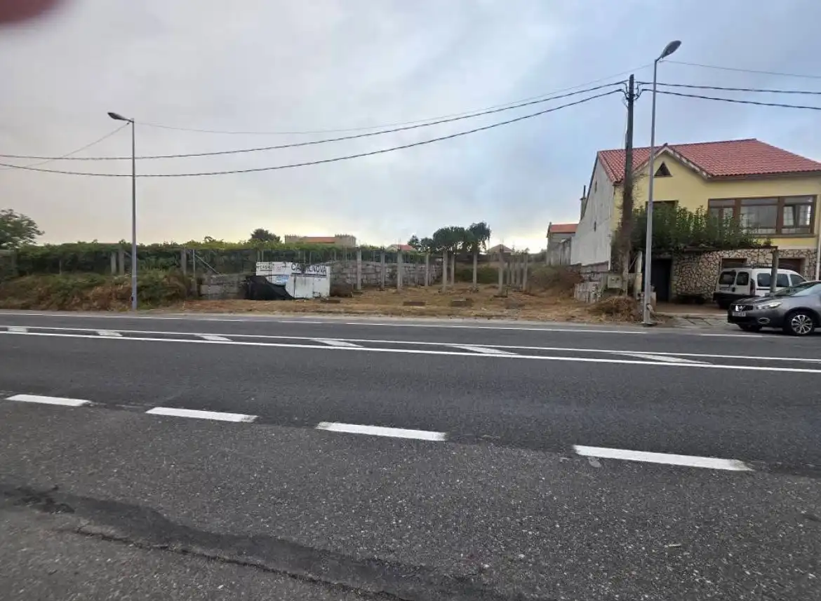 Terrenos y solares en venta en Rúa Sanxenxo 2