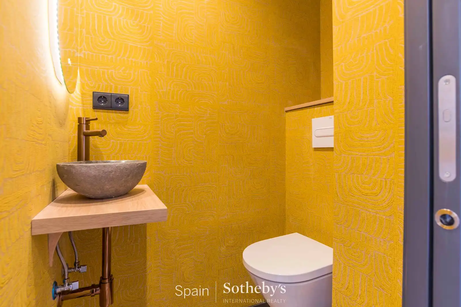 Baño de Apartamento en venta en Madrid con Aire acondicionado, Calefacción y Piscina