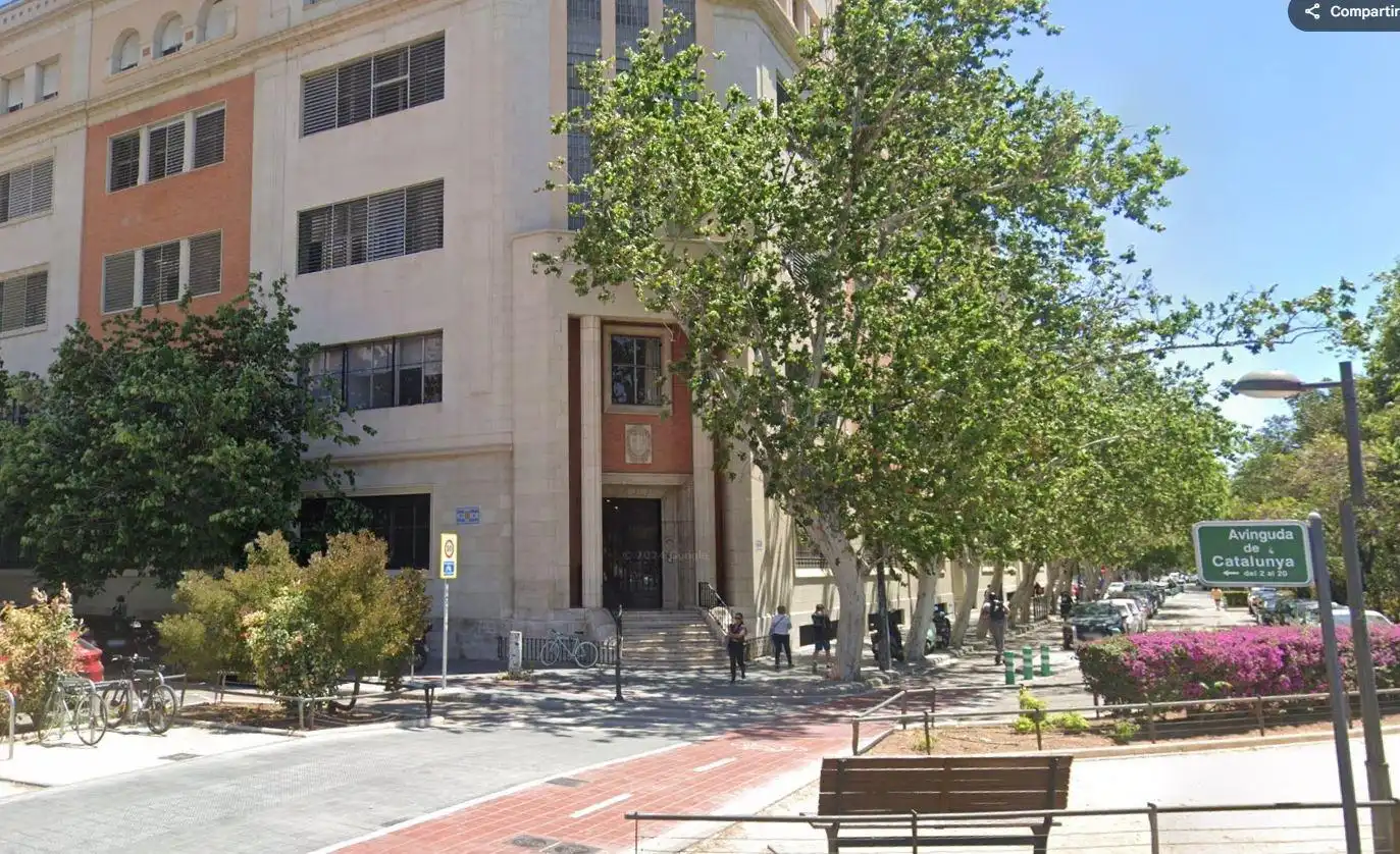 Vista exterior de Local de alquiler en Valencia
