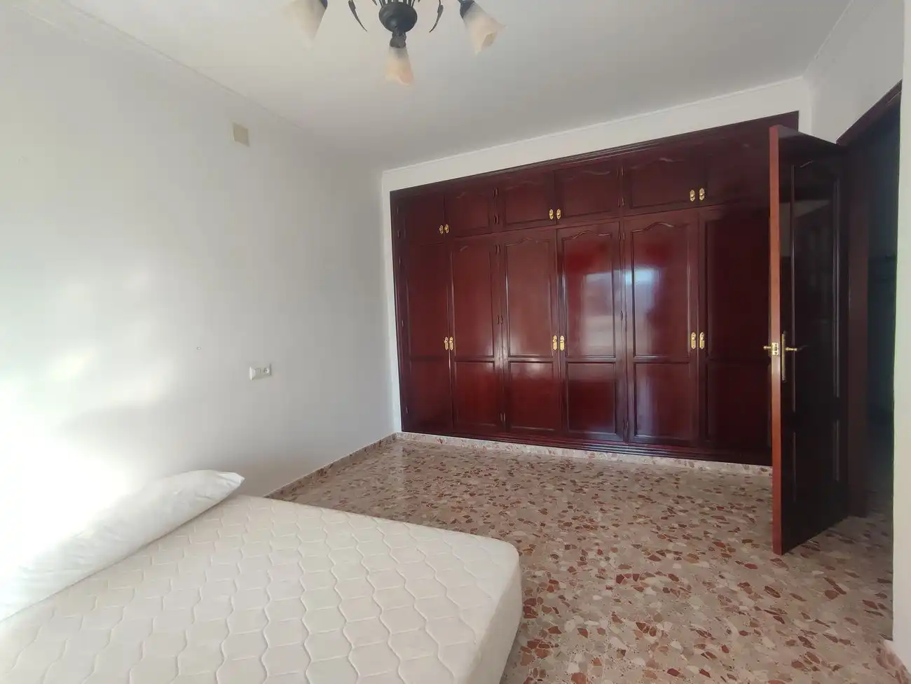 Dormitori de Casa adosada en venda en Chiclana de la Frontera amb Aire condicionat, Terrassa i Traster