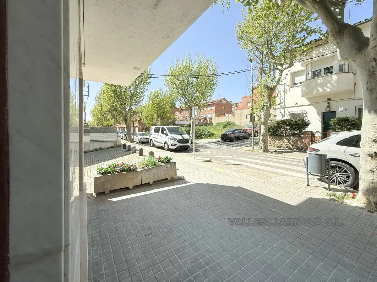 Exterior view of Flat for sale in Canovelles  with Air Conditioner, Parquet flooring and Balcony