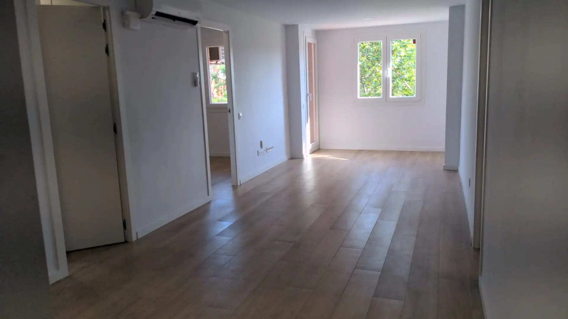 Living room of Flat for rent in Esplugues de Llobregat  with Air Conditioner, Heating and Terrace