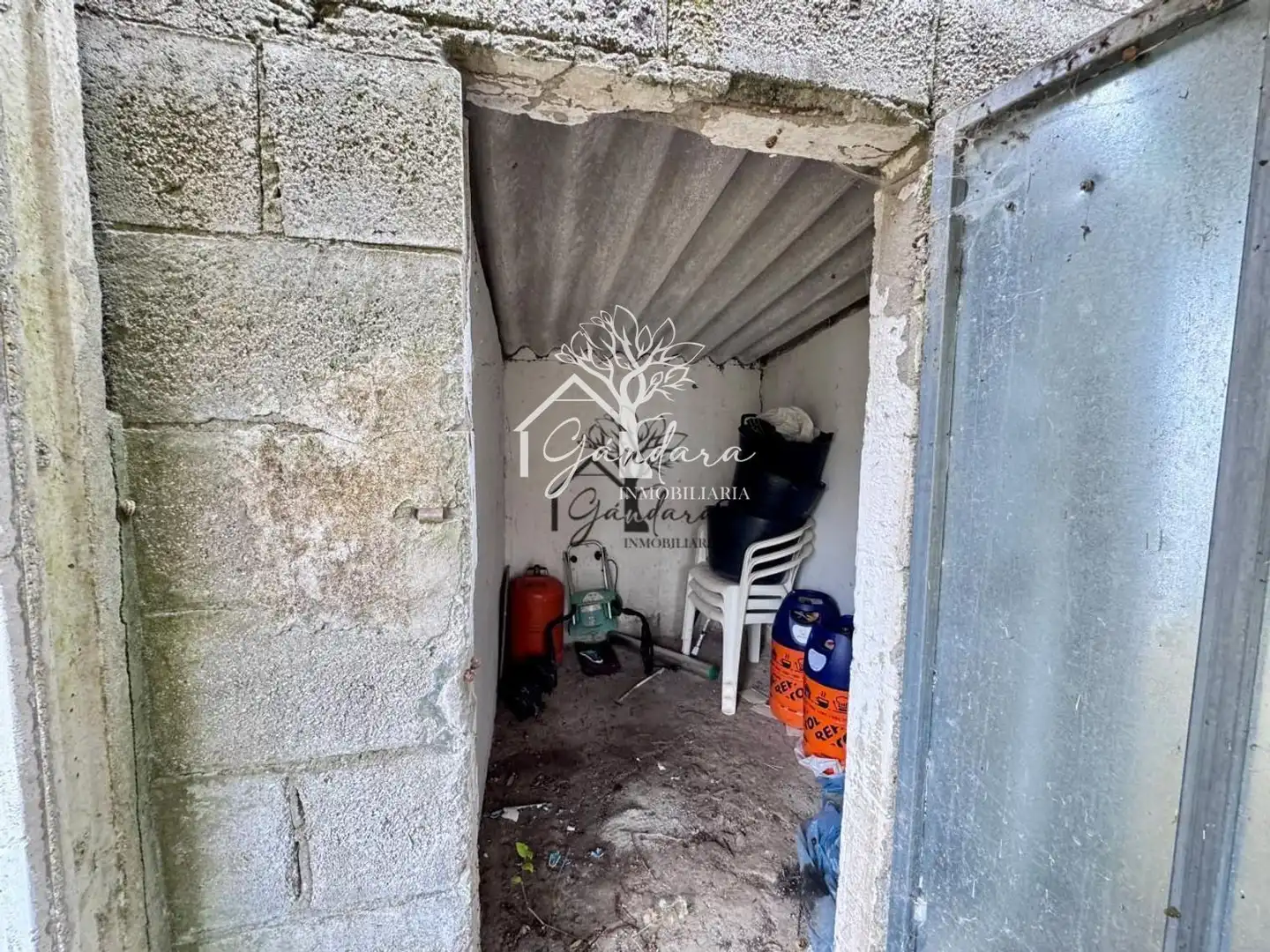 Einfamilien-Reihenhaus zum Verkauf in Ferrol mit Terrasse und Abstellraum