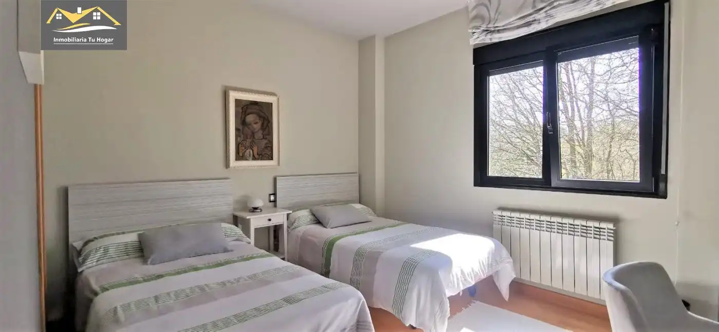 Habitación de Casa o chalet en venta en A Pobra de Trives  con Calefacción, Terraza y Trastero