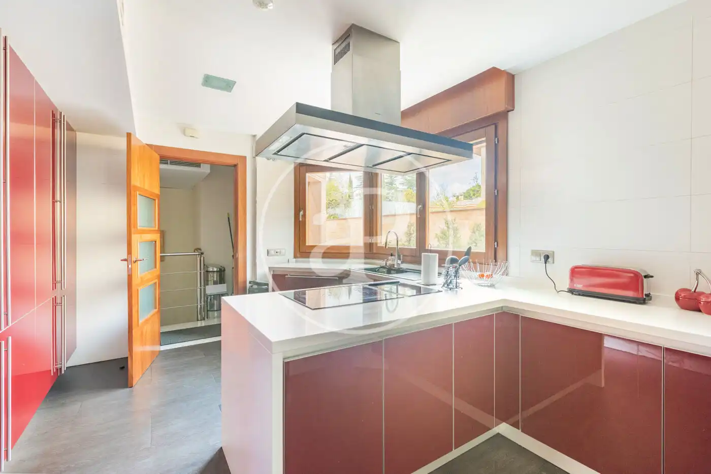 Cocina de Casa o chalet en venta en Madrid con Aire acondicionado, Calefacción y Jardín privado