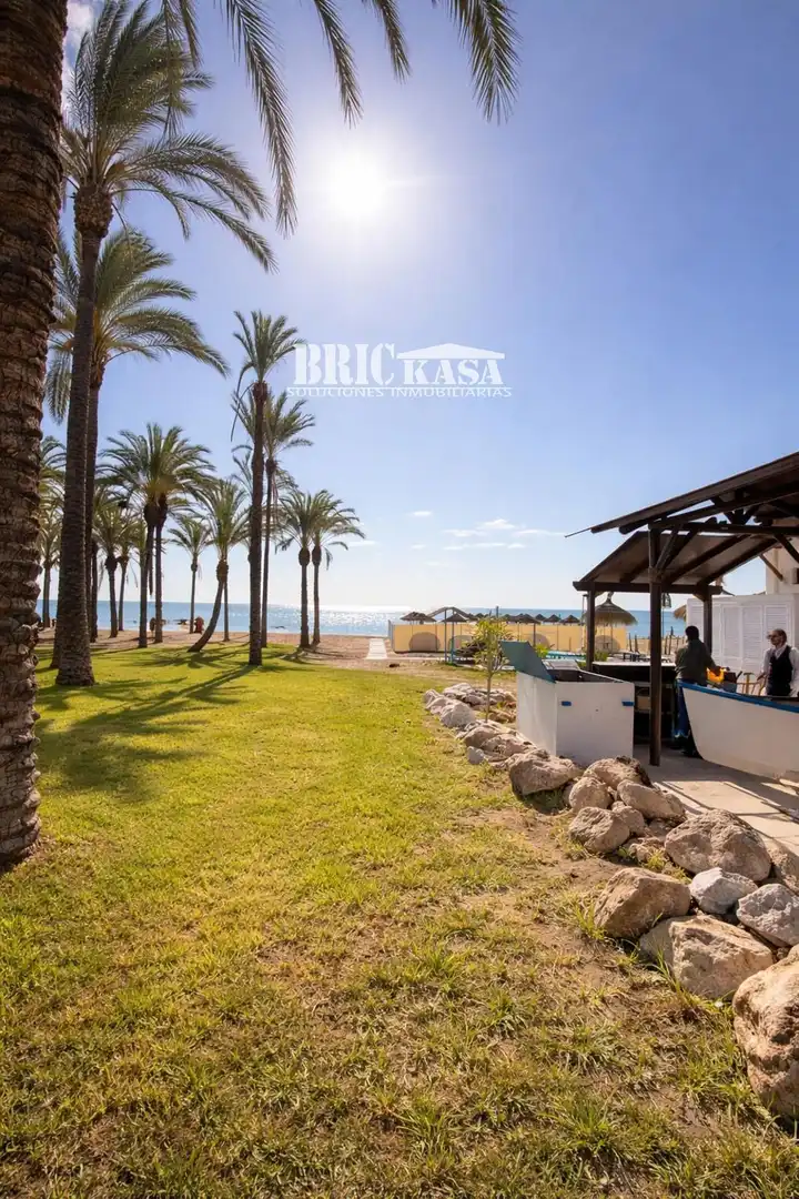 Piso en venta en Benalmádena con Terraza, Piscina y Amueblado