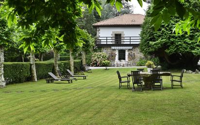 Jardí de Casa o xalet en venda en Cabezón de la Sal amb Aire condicionat, Calefacció i Jardí privat