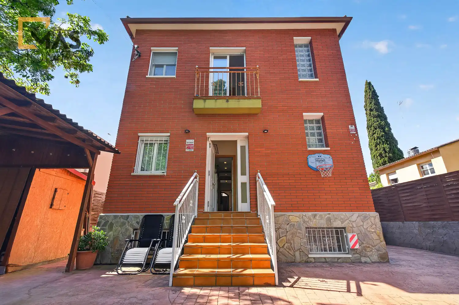 Exterior view of Duplexes for sale in Sant Cugat del Vallès  with Air Conditioner, Heating and Private garden