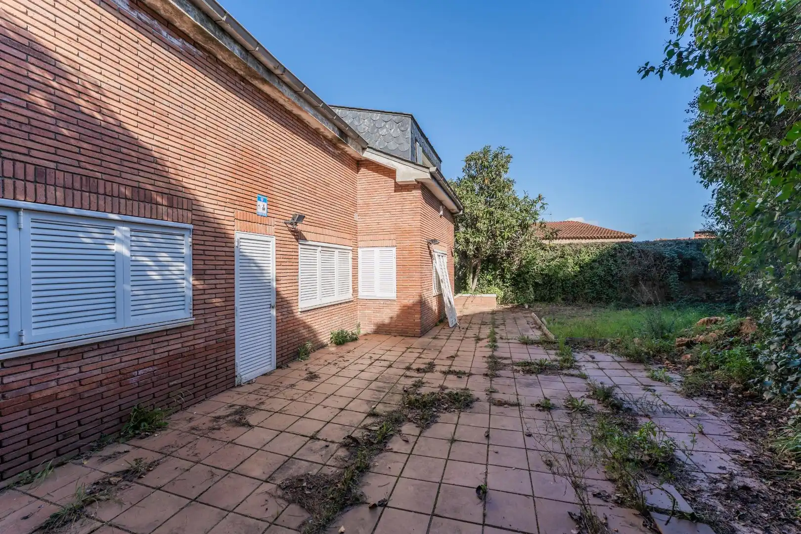Vista exterior de Casa o xalet en venda en Montornès del Vallès amb Calefacció, Jardí privat i Terrassa