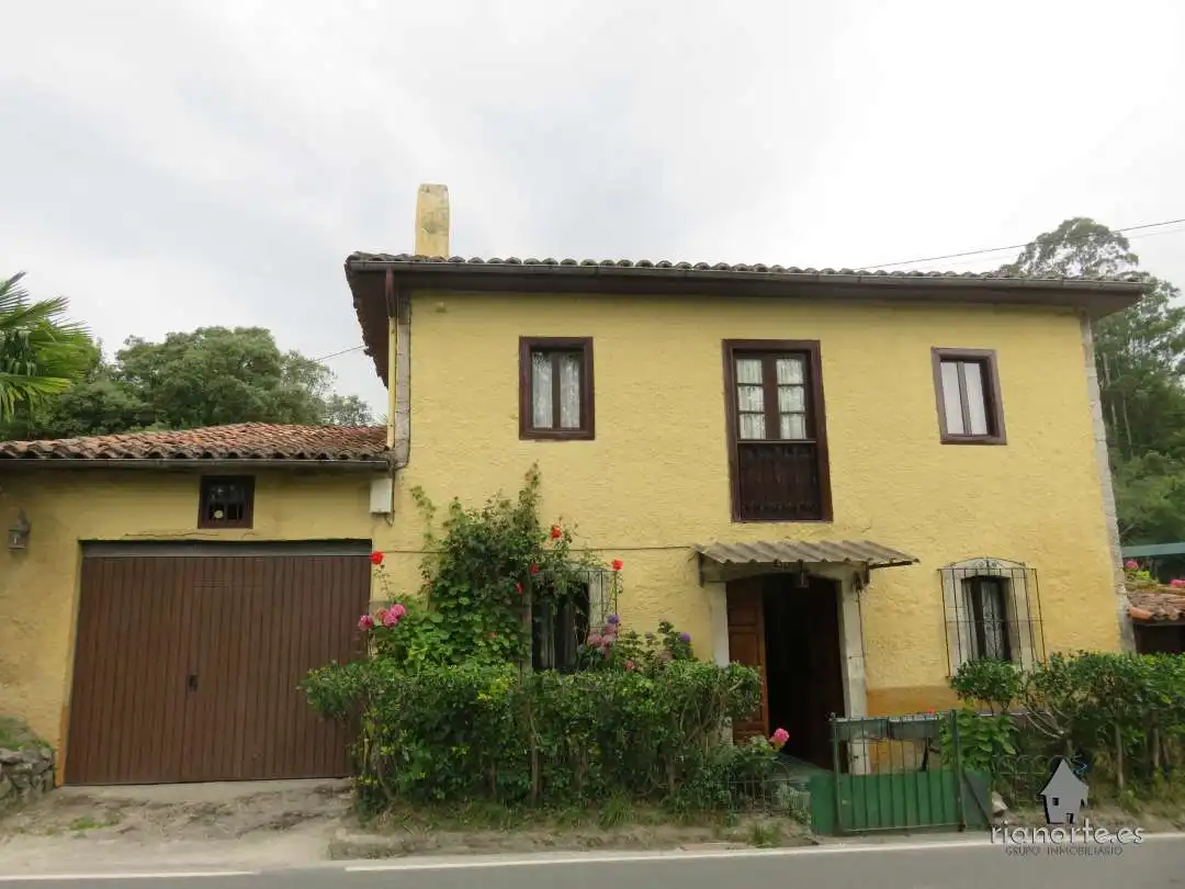 Vista exterior de Casa o chalet en venta en Ribadesella con Calefacción, Jardín privado y Amueblado