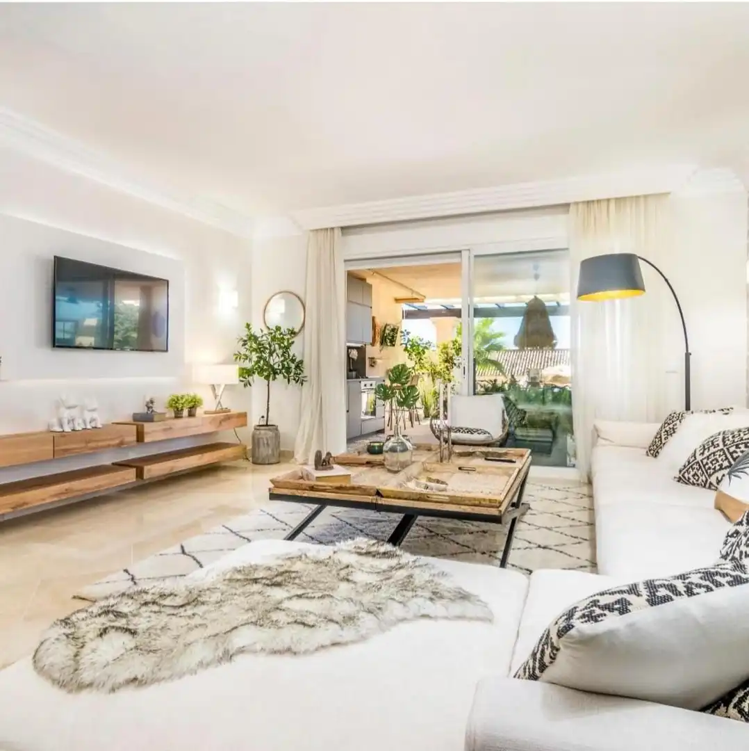 Apartament amb terrassa en venda a Nueva Andalucía, imagen 2