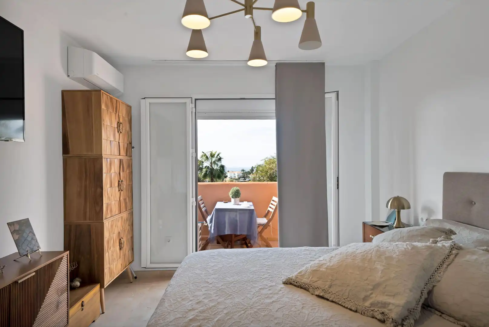 Bedroom of Apartments for sale in Marbella  with Air Conditioner, Private garden and Storage room