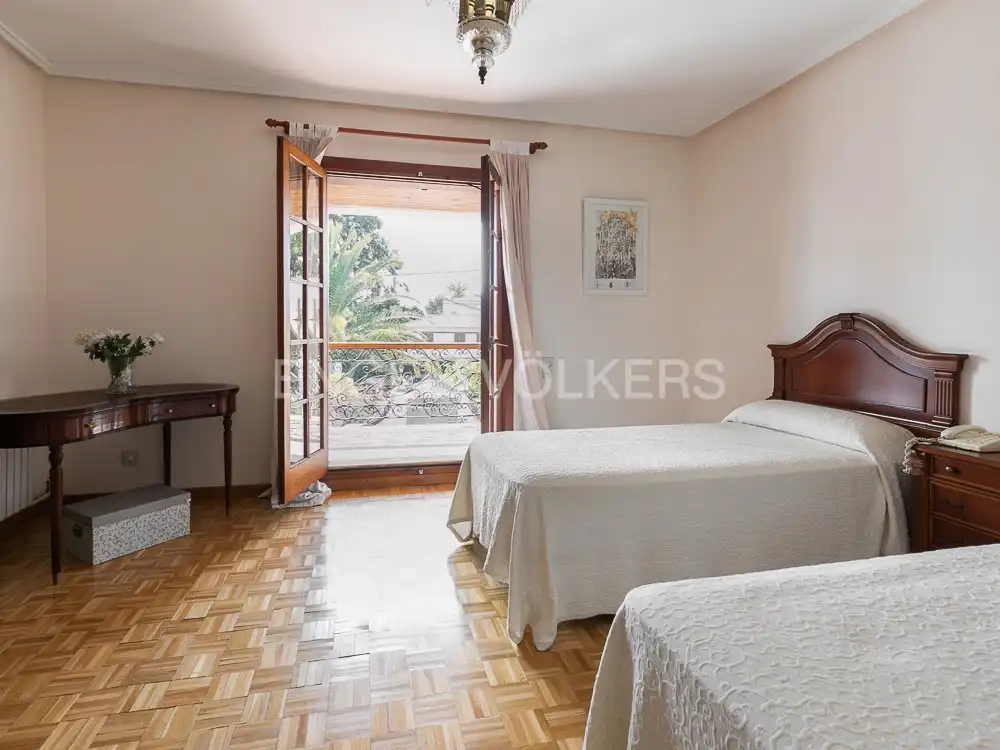 Habitación de Casa o chalet en venta en Paterna con Calefacción, Jardín privado y Parquet