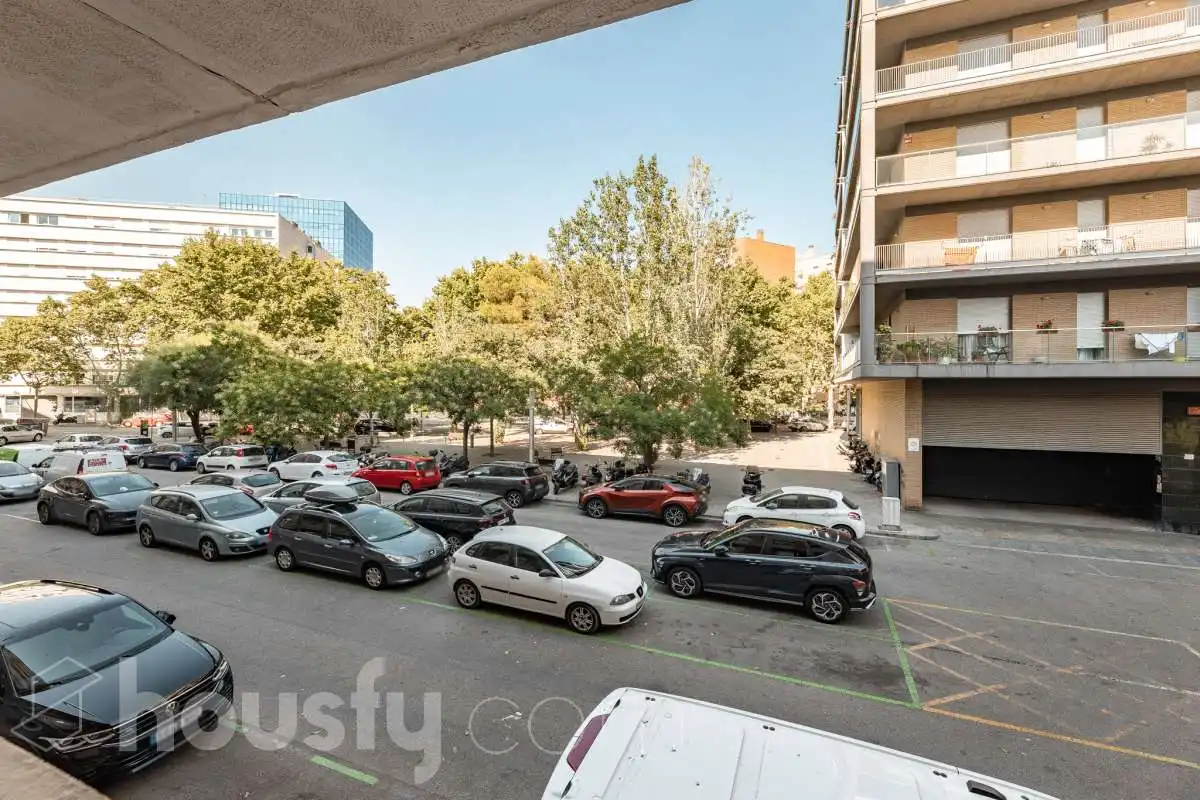 Aparcament de Pis en venda en Bellvitge - El Gornal - Granvia LH