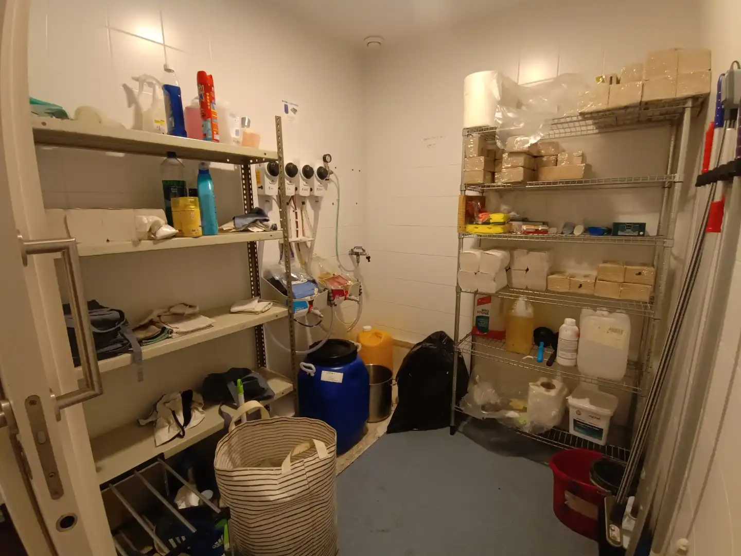 Business premises for transfer in Eixample, imagen 16