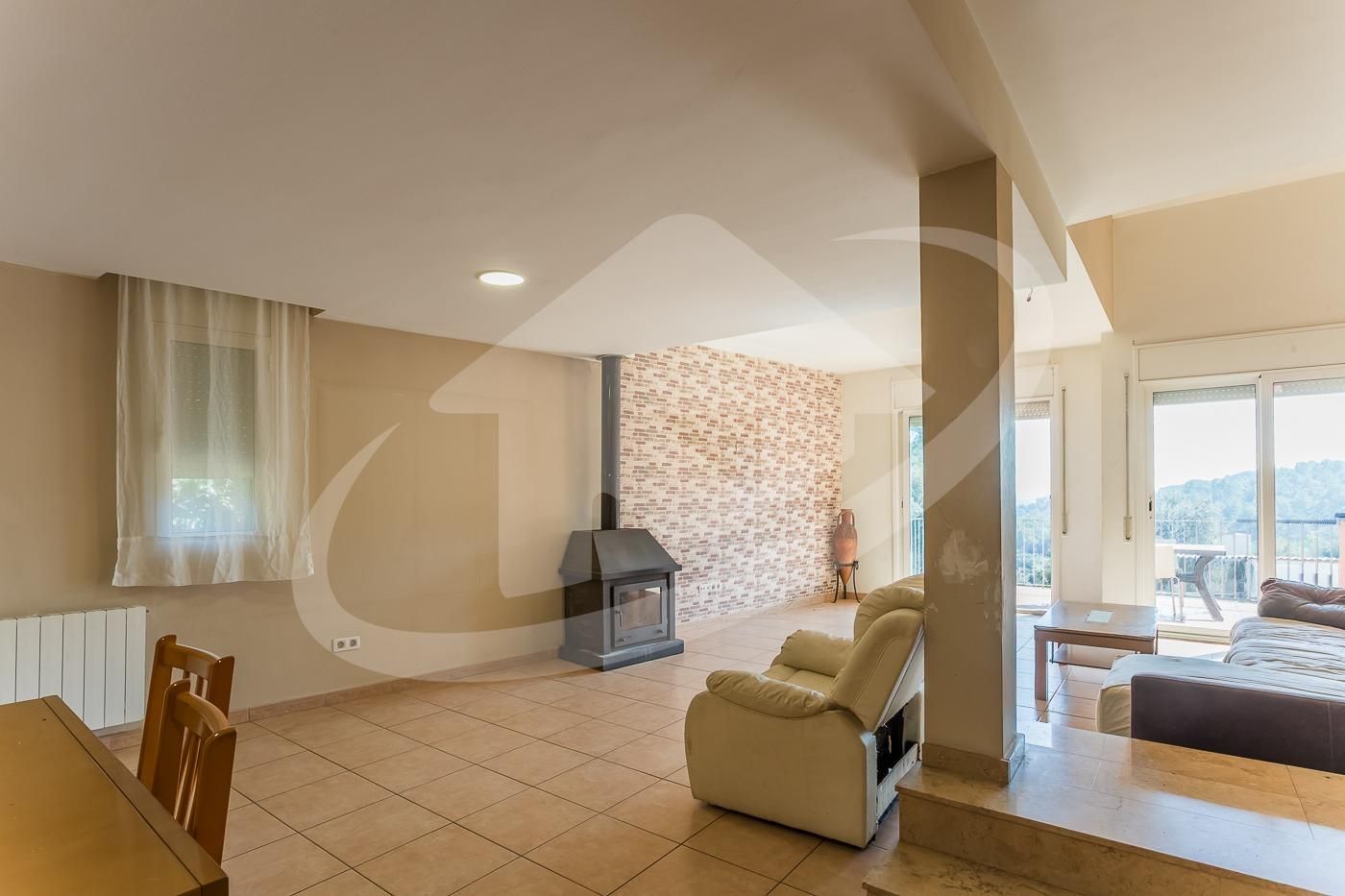 Sala d'estar de Finca rústica en venda en Castellar del Vallès amb Aire condicionat, Terrassa i Piscina