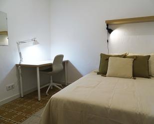 Bedroom of Flat to share in  Barcelona Capital  with Terrace