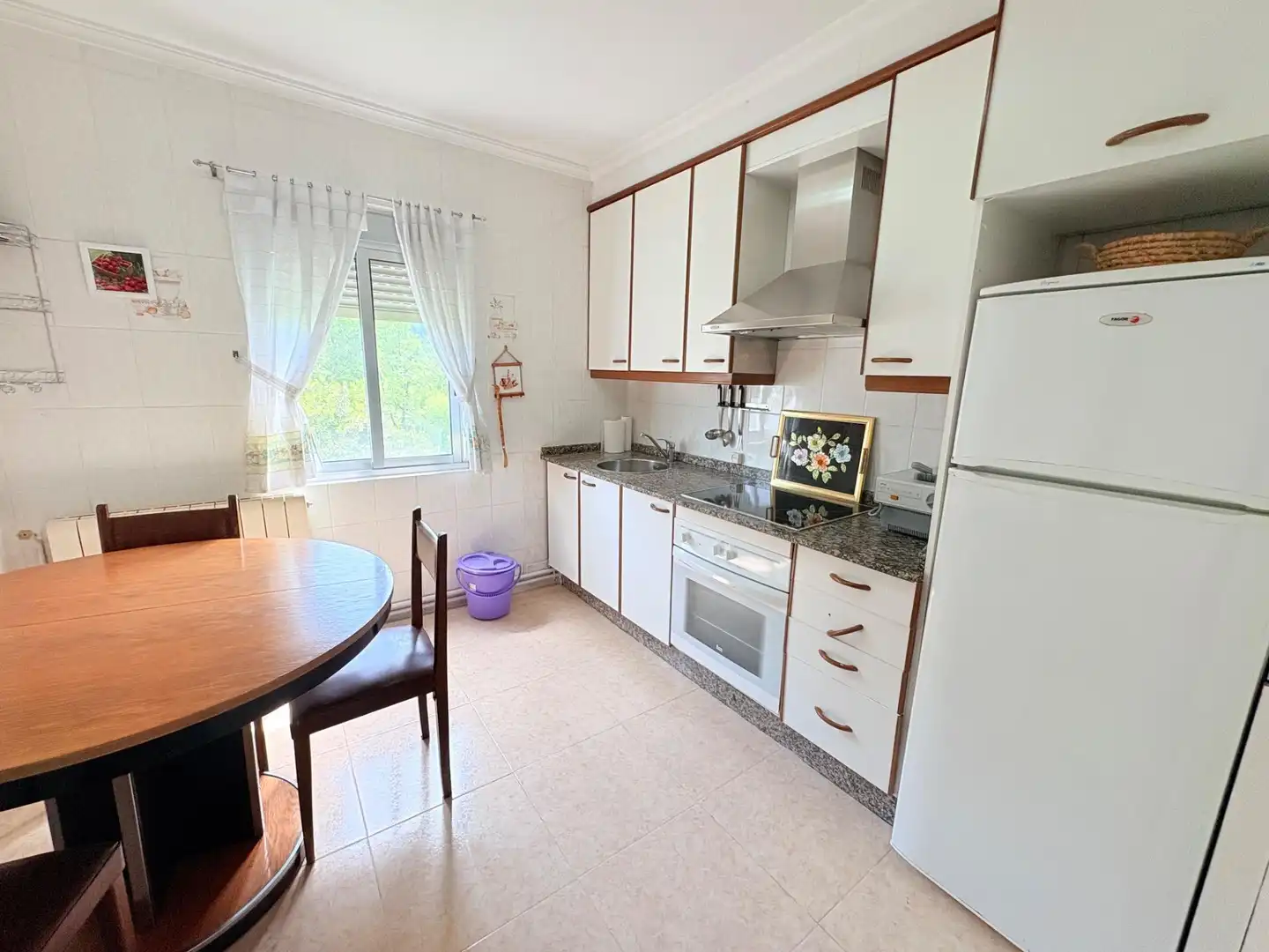 Cocina de Casa o chalet en venta en Torre del Bierzo con Calefacción, Jardín privado y Trastero