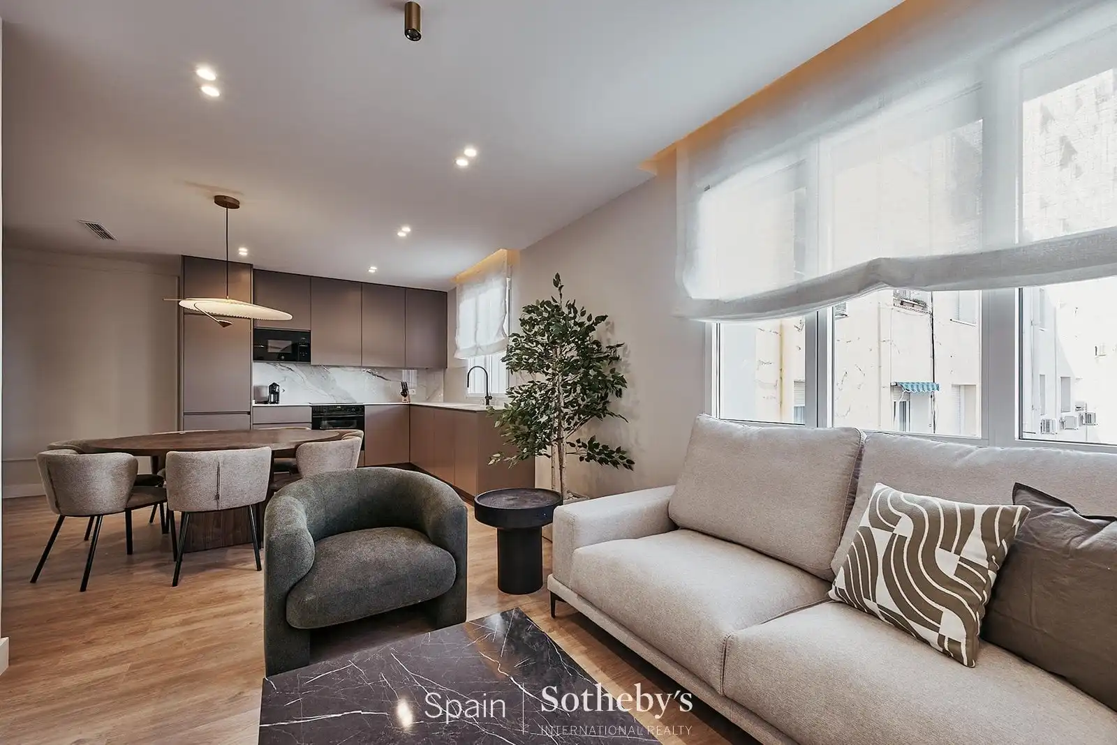 Sala d'estar de Apartament en venda en Madrid amb Aire condicionat i Calefacció