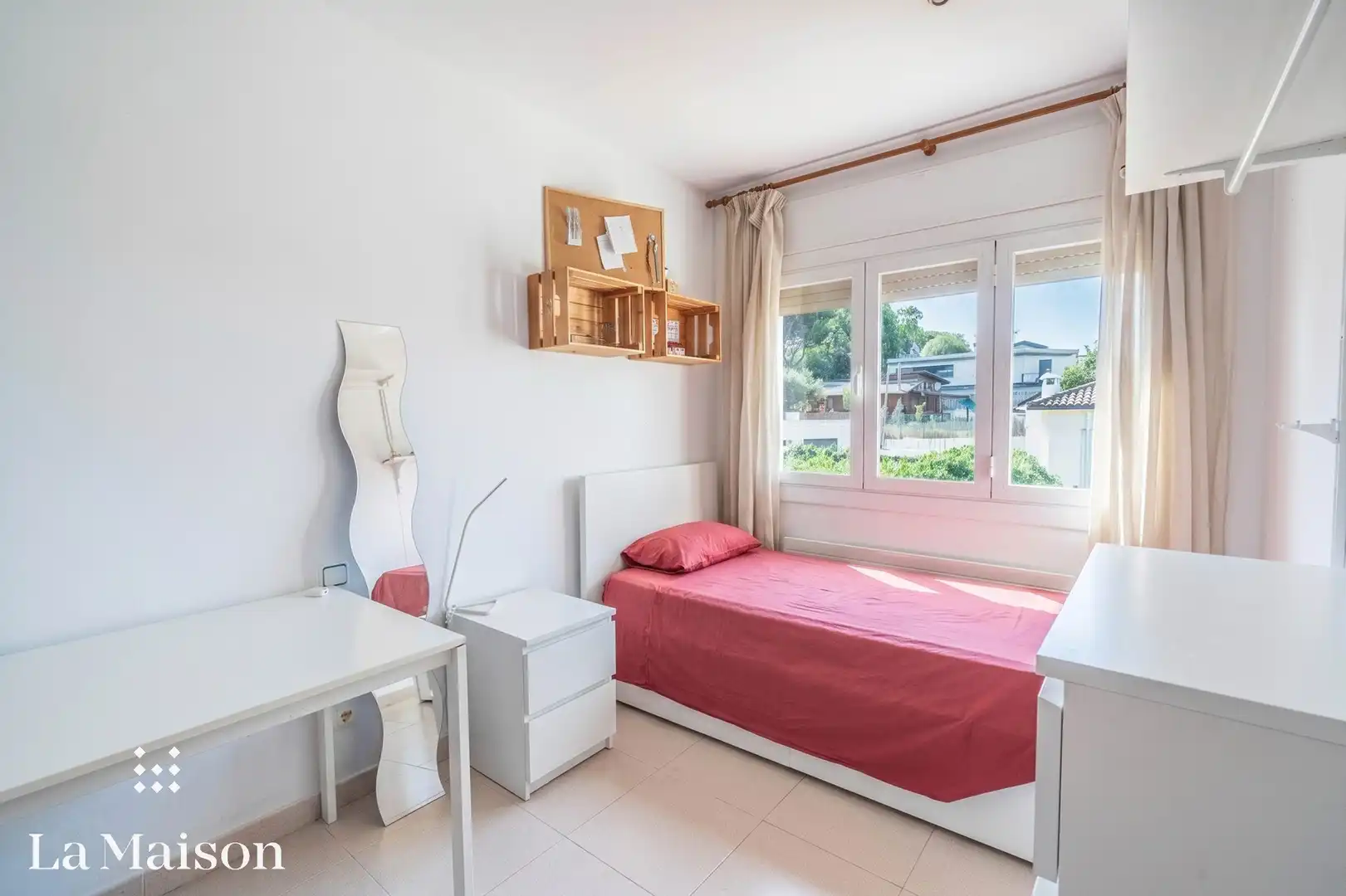 Dormitori de Casa o xalet en venda en Arenys de Mar amb Jardí privat, Terrassa i Traster