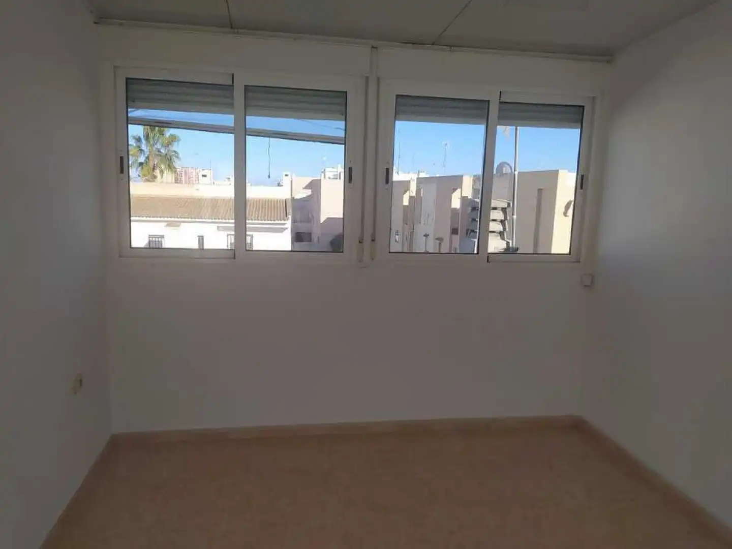 Dormitori de Casa adosada en venda en Torrevieja amb Jardí privat, Terrassa i Piscina comunitària