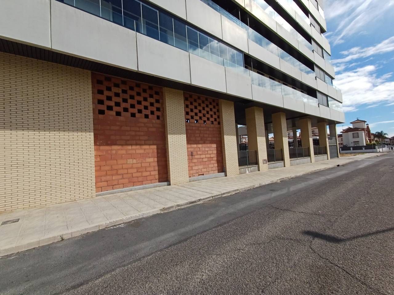 Exterior view of Premises for sale in  Huelva Capital