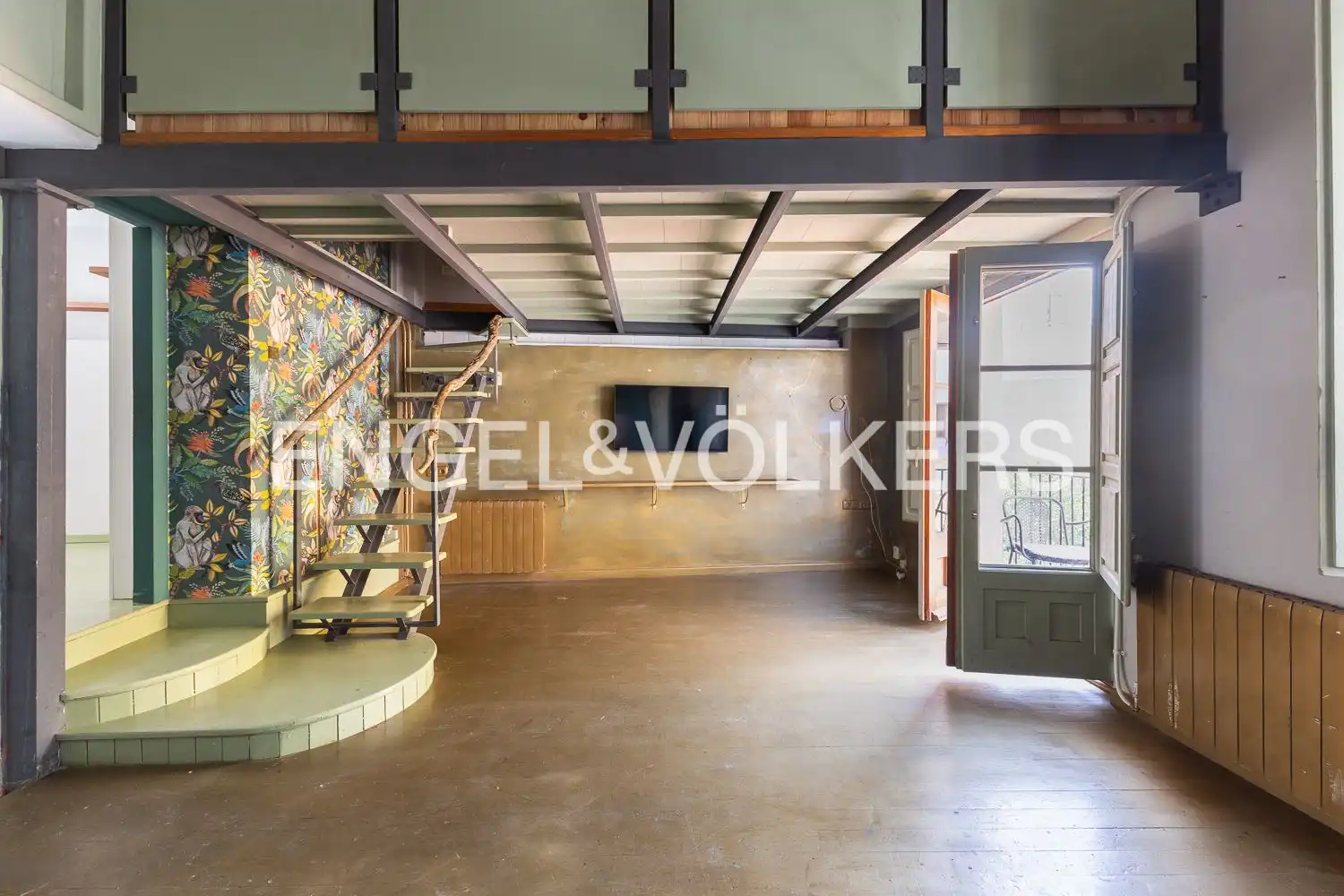 Flat for sale in Valencia  with Air Conditioner, Heating and Balcony