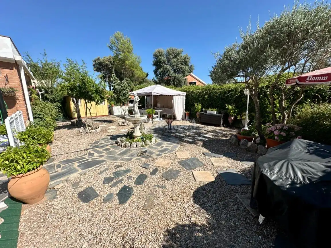 Jardí de Casa o xalet en venda en Pioz amb Aire condicionat, Calefacció i Moblat