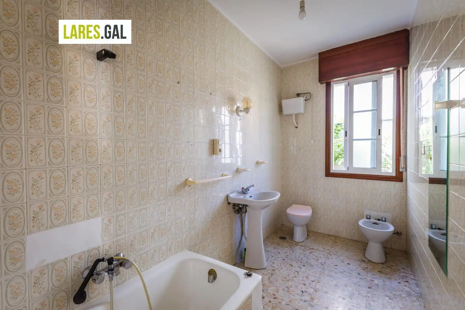 Bany de Casa o xalet en venda en Cangas  amb Moblat