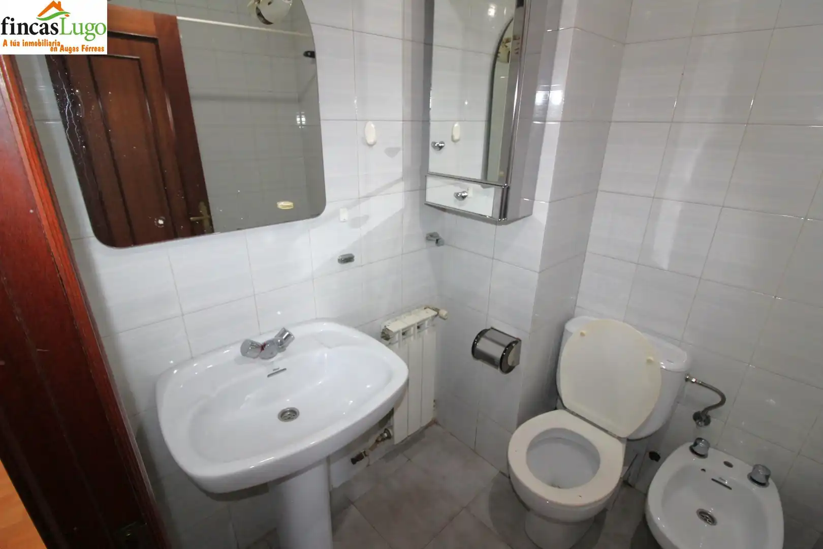 Baño de Piso en venta en Lugo con Calefacción y Trastero
