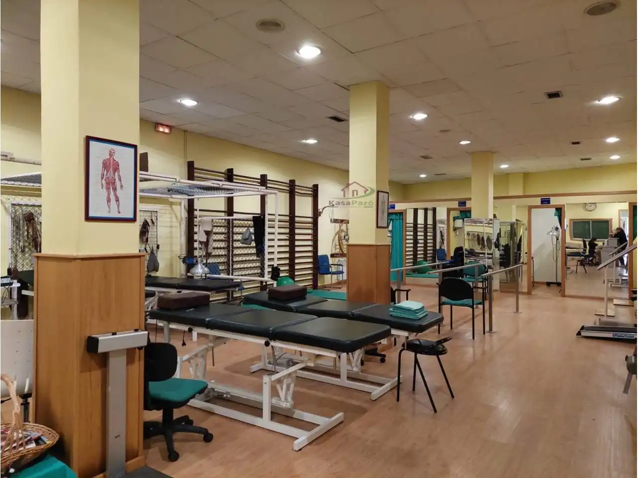 Local comercial de lloguer a Arzobispo Gelmírez
