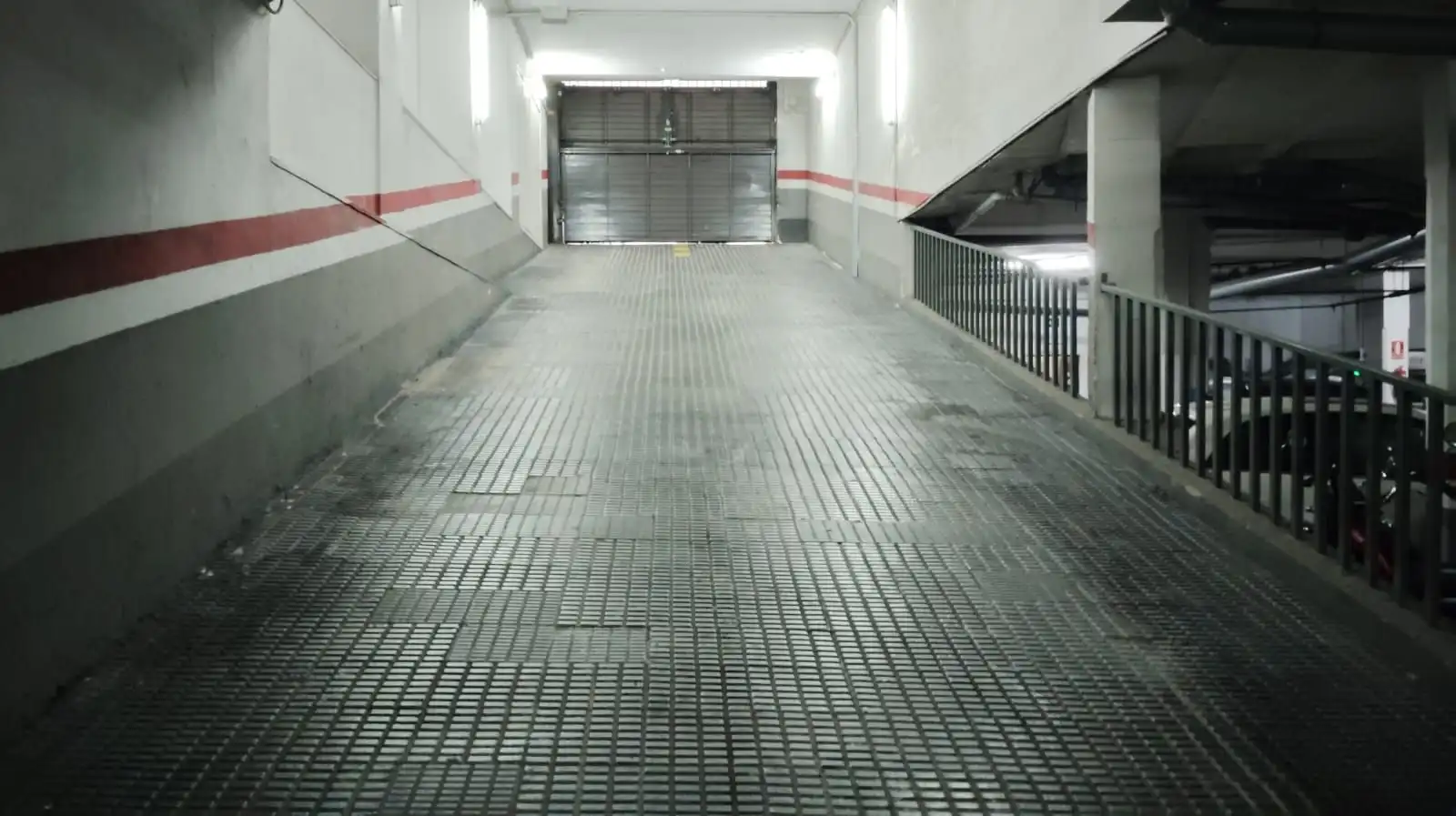 Parkplatz von Garage zur Miete in Eixample