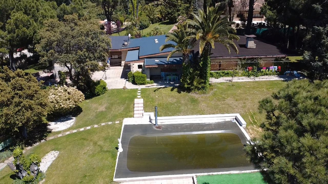 Piscina de Casa o xalet en venda en Pozuelo de Alarcón amb Aire condicionat, Calefacció i Jardí privat