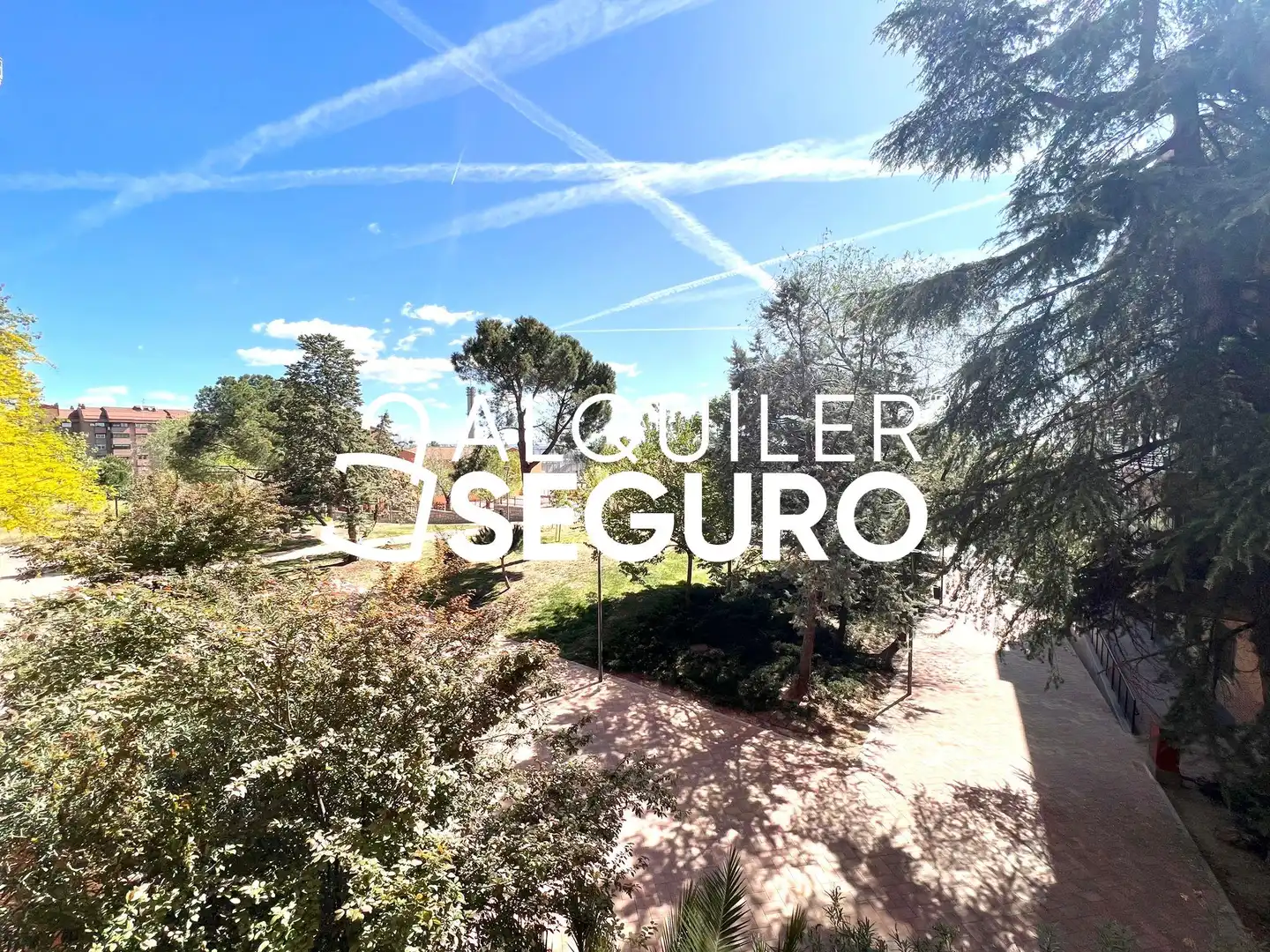 Jardí de Pis de lloguer en Tres Cantos amb Calefacció, Terrassa i Piscina