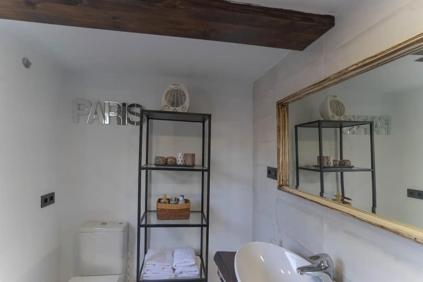 Bathroom of Detached homes for rent in Riogordo  with Air Conditioner, Private garden and Terrace