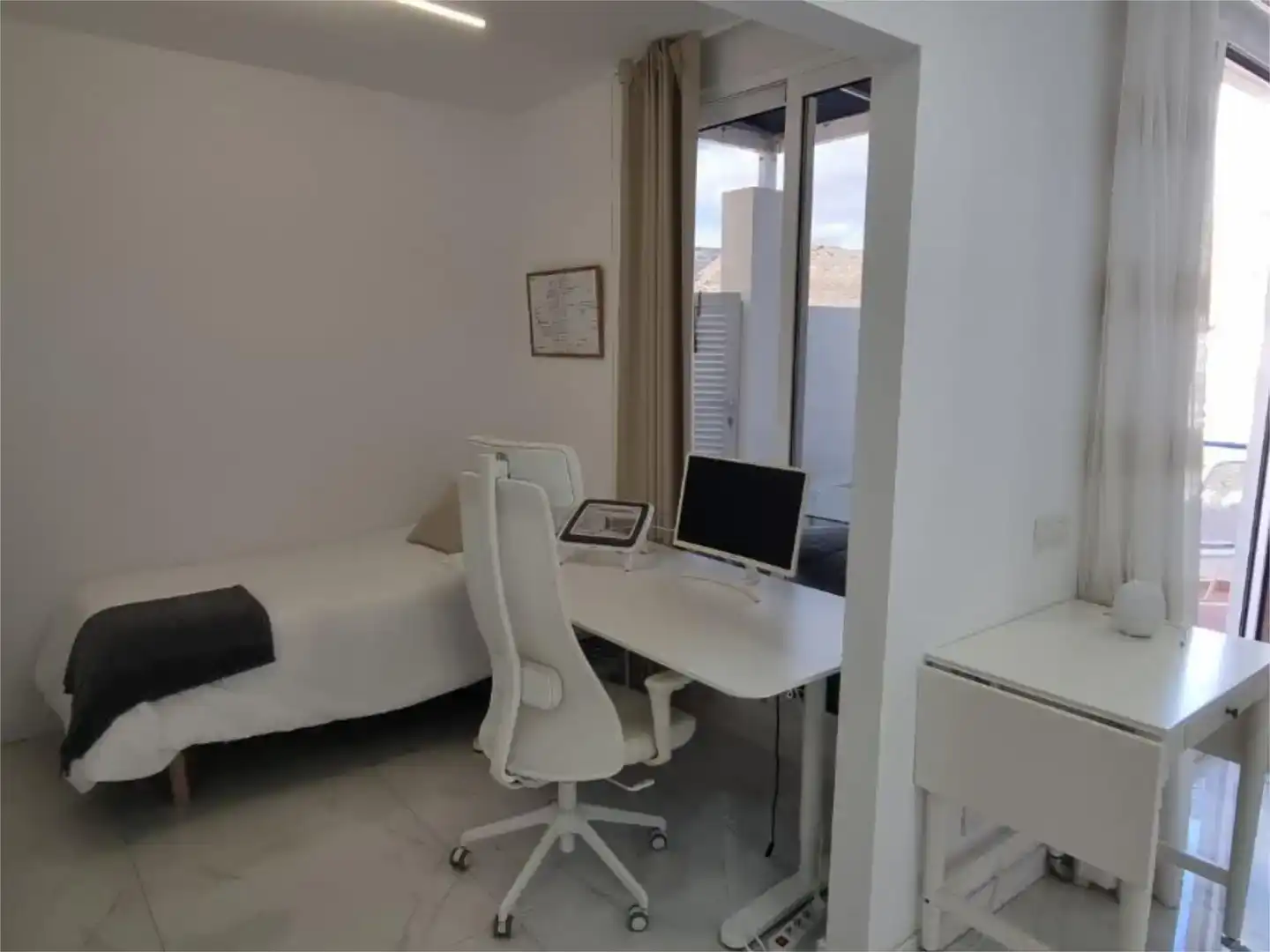Schlafzimmer von Wohnung zur Miete in Mogán mit Klimaanlage, Privatgarten und Schwimmbad
