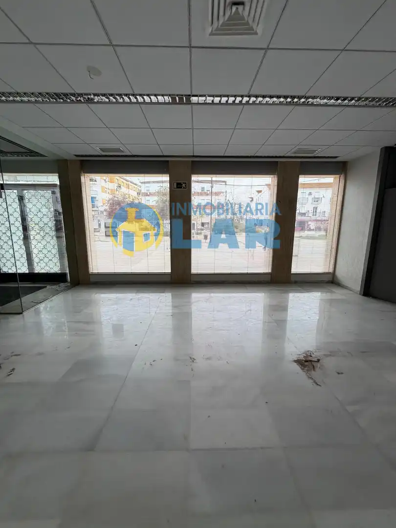Local comercial en alquiler en Plaza de la Coronación, imagen 5