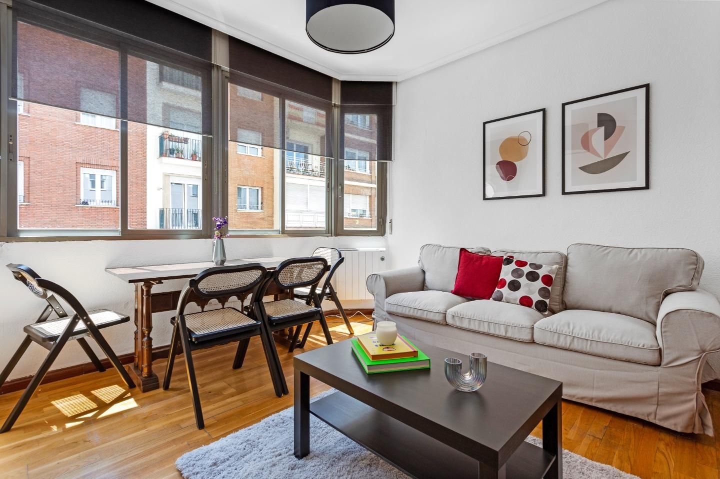 Living room of Flat for sale in  Madrid Capital
