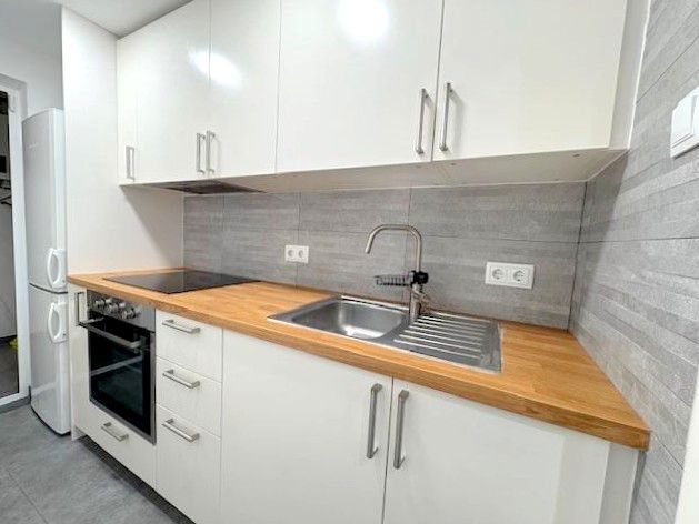Cuina de Pis en venda en Esplugues de Llobregat amb Aire condicionat i Forn