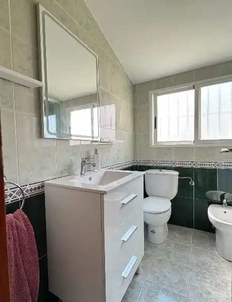 Badezimmer von Maisonette zur Miete in Castellón de la Plana / Castelló de la Plana mit Klimaanlage, Heizung und Terrasse