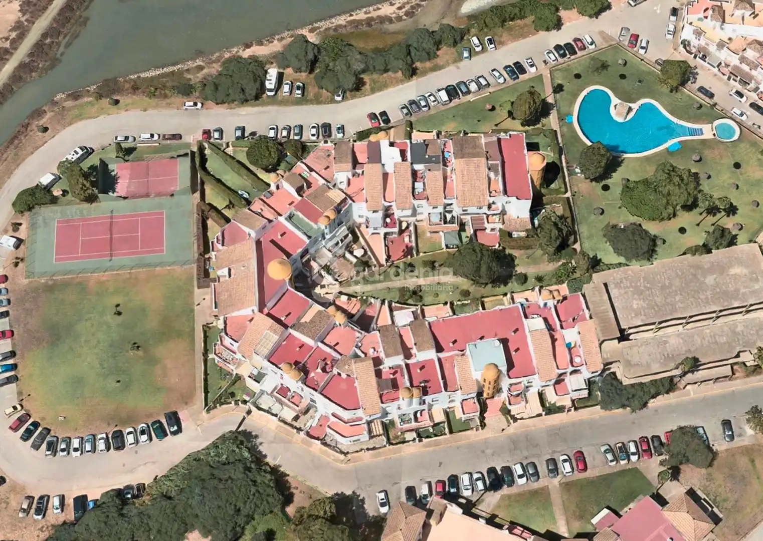 Piso en venta en Apartaclub La Barrosa, Los Gallos