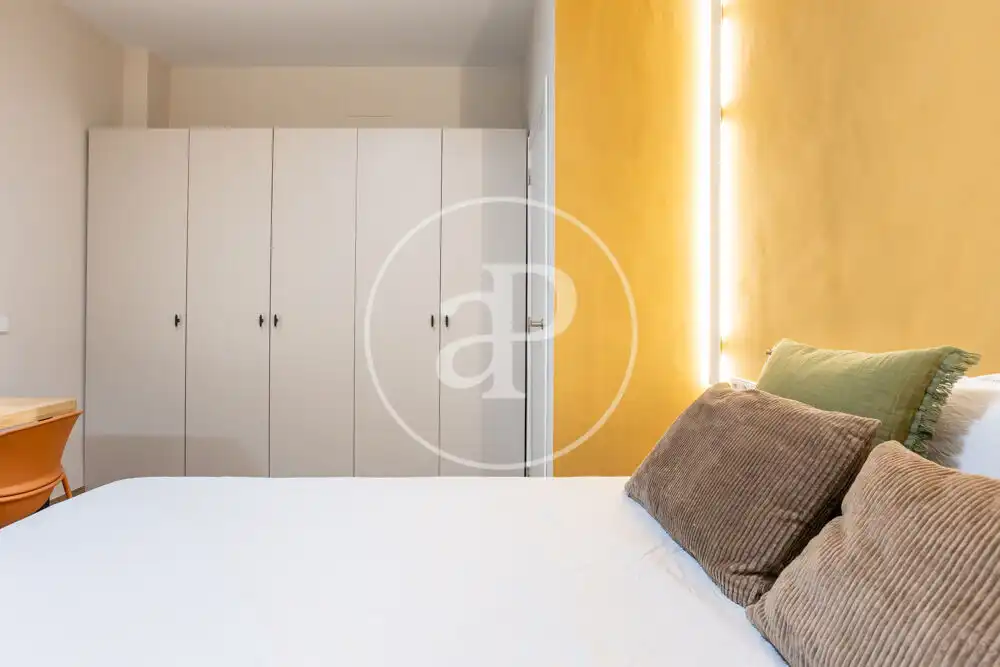 Bedroom of Flat for rent in Valencia  with Air Conditioner, Heating and Terrace