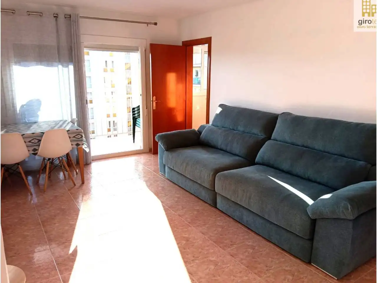 Sala de estar de Piso en venta en Malgrat de Mar con Calefacción, Terraza y Piscina comunitaria